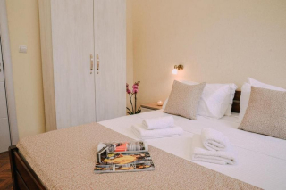 Jednoiposobni apartman, Kotor, Lokacija 1 Put I Bokeljske Brigade, Dobrota